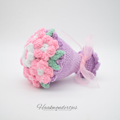 Gehaakt boeketje bloemen met Durable Velvet garen in paars, roze en wit